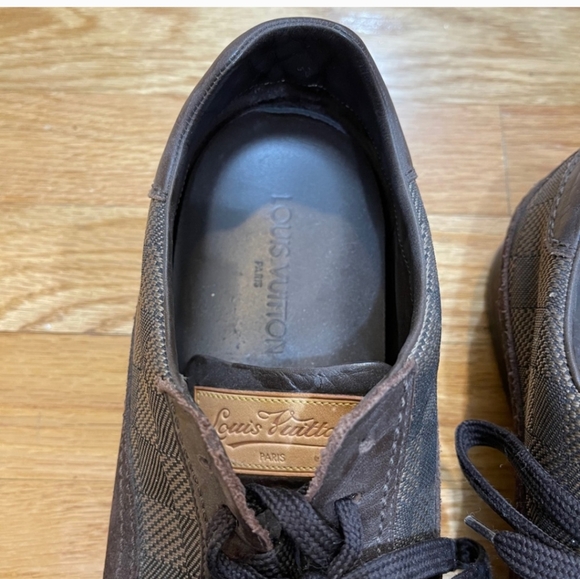 Louis Vuitton - Picture 2 of 5